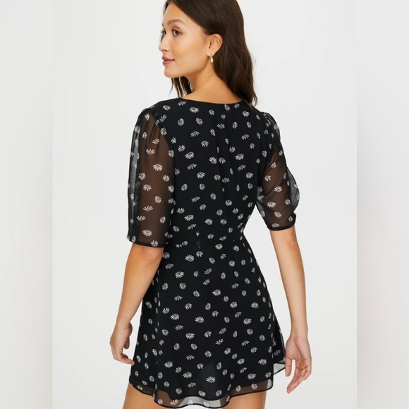 Wilfred | Aritzia floral print black dress V neck mini button front size 2 - Picture 3 of 9